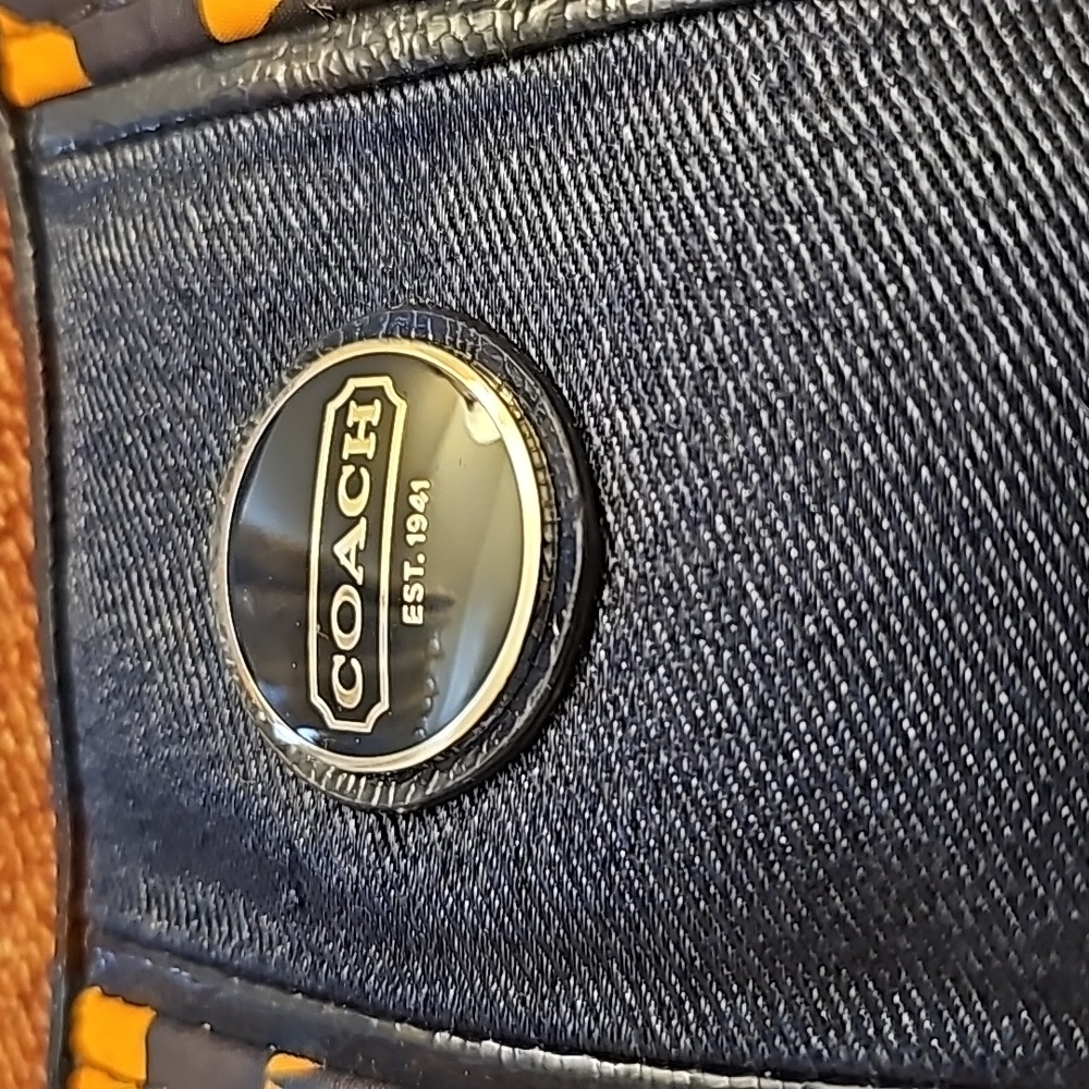 Purse - Picture 2 of 5